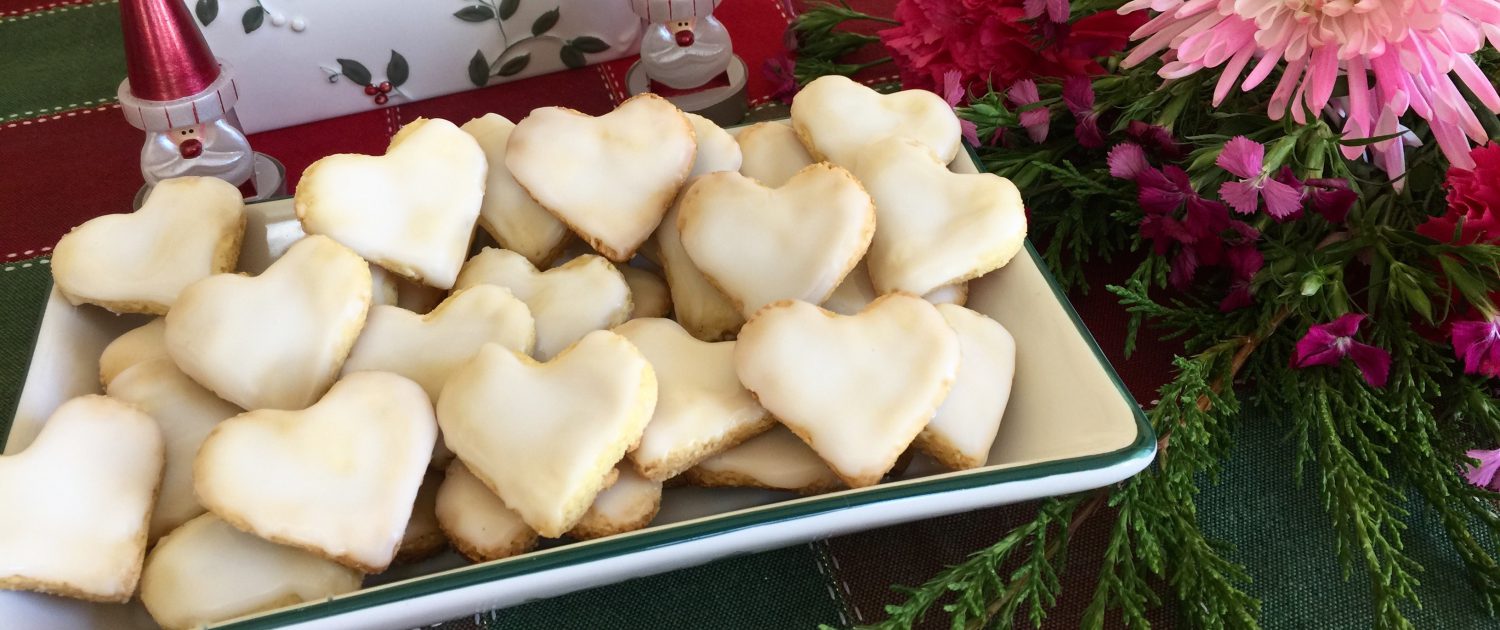 雷竞技公司德国Lemon Heart Cookies